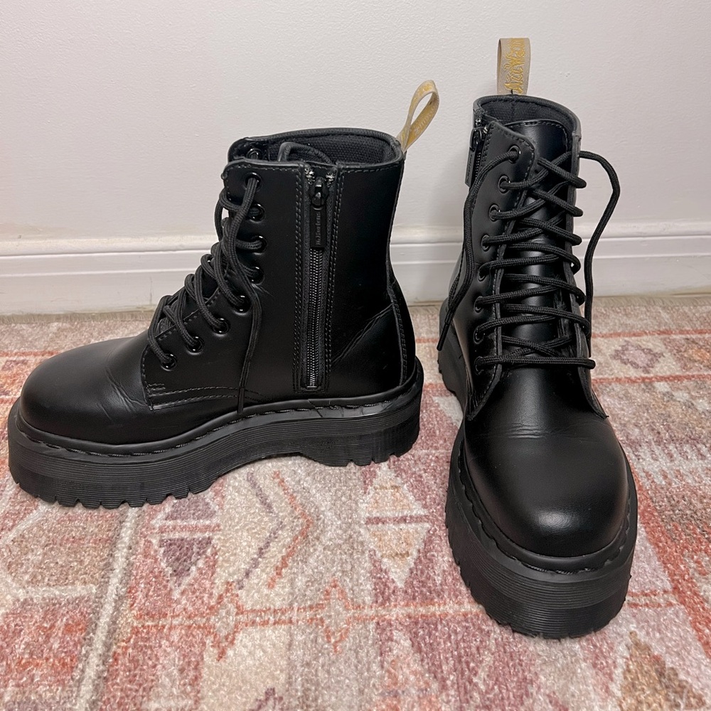 Dr Marten’s Vegan Jadon II Platform Boots Size 6 Women’s